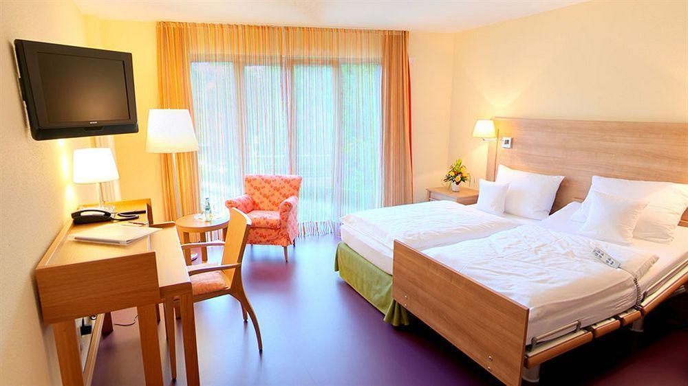 Hotel Harzer Am Kurpark Bad Herrenalb Exteriör bild