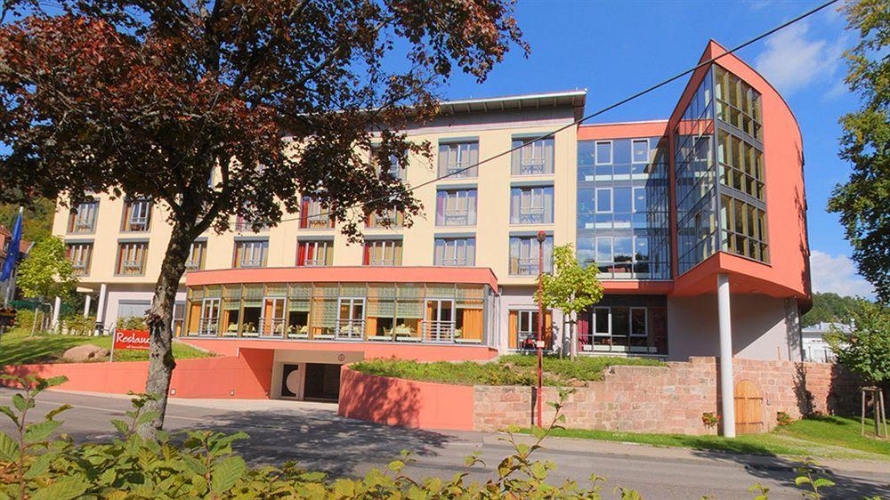 Hotel Harzer Am Kurpark Bad Herrenalb Exteriör bild